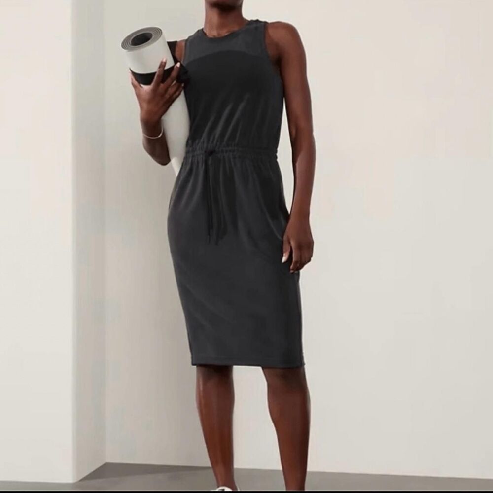 Athleta gray midi athletic dress with drawstring waist Size: XS